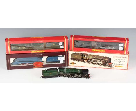 Four gauge OO steam locomotives and tenders, comprising Hornby Top Link R.304 4468 'Mallard' in LNER blue, Hornby Railways R.