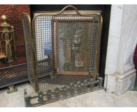 A folding fireguard and fire fender (2)