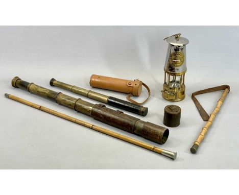 BROADHURST CLARKSON &amp; CO LONDON brass and leather covered three drawer telescope, early 20th century, 30cms L closed, a b