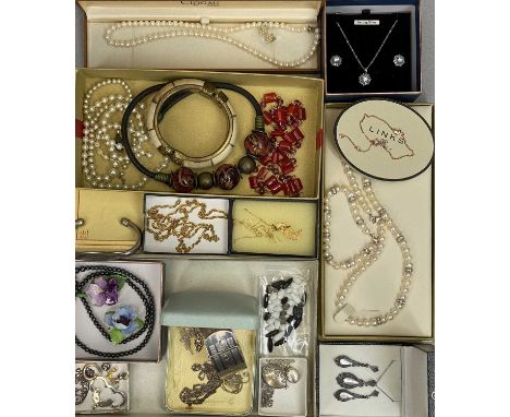 TIFFANY &amp; CO STERLING, OTHER SILVER, CULTURED &amp; OTHER PEARLS JEWELLERY GROUP - including a 925 stamped Tiffany &amp; 