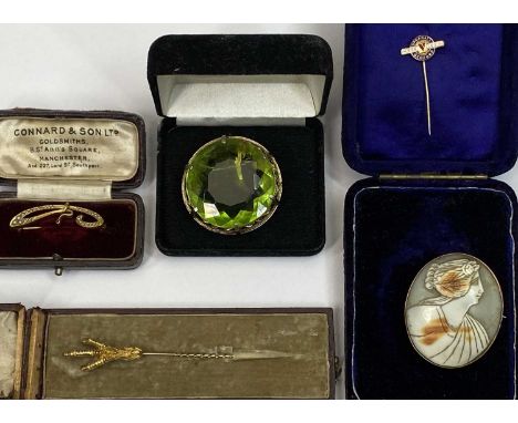 VICTORIAN &amp; LATER JEWELLERY, 5 ITEMS - to include a 9ct gold framed shell carved cameo brooch, 4.5 x 3.5cms, 12.5grms, 14