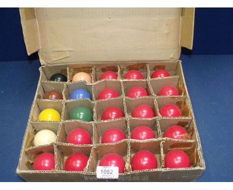 A boxed set of vintage Snooker Balls