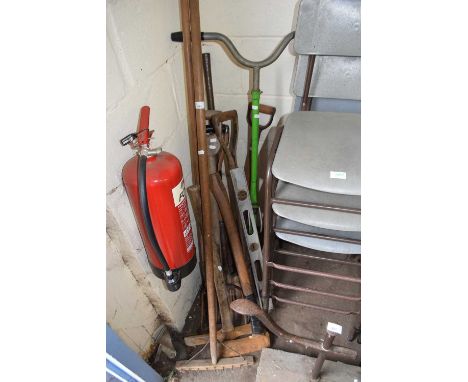 VARIOUS MIXED GARDEN TOOLS