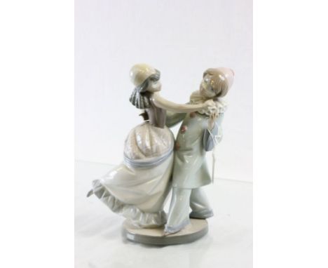 Lladro ceramic figurine of Dancing couple at Masked Ball A-9F