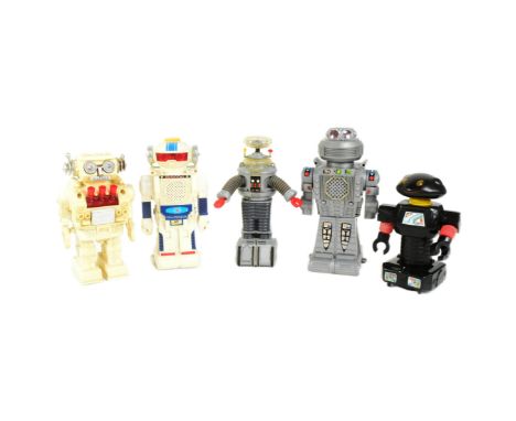 Retro Toys - x5 robots, comprising of: 'Omni Model II' by New Bright, 'Lost in Space' robot by Newline, 'Bend-a-Bot', 'Star F