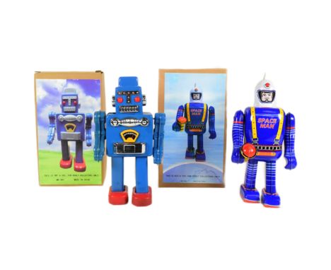 Tinplate Toys - x2 Vintage Chinese wind-up robots, comprising of no. MS361 Space Man robot, and No. MS360 blue robot. Both fe