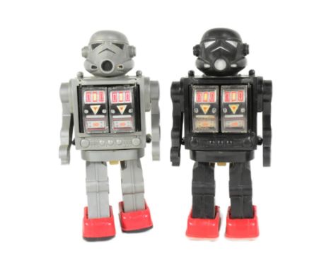 Retro Toys - x2 vintage astronaut robots, comprising of; a HK 'Super Astronaut' robot in grey, made in Hong Kong, and a HK 'S