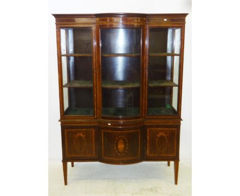 Fine Quality Late Victorian/Early Edwardian Mahogany 3 Door Display Cabinet, lower section on square tapering supports, flat 