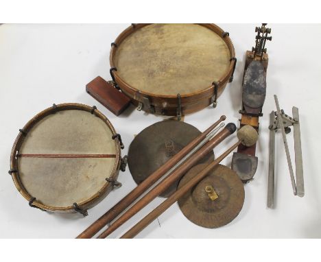 A BOXED VINTAGE ONE MAN BAND KIT, to include tambourine, symbols, etc 