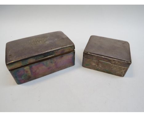 A William Neale silver cigarette box with monogram to top, wood lined interior, Birmingham 1917 (slight dents to corners) 6cm