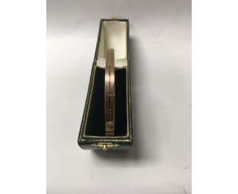A 9 ct gold bangle 7 grams