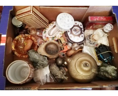 A box containing a good collection of collectables to include Metropolitan Police decanter, Wade sandwich plate, EPNS teapot 