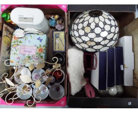 A mixed lot to include ceramics comprising Royal Worcester, Aynsley and similar, a Tiffany style lamp shade, glassware, plate