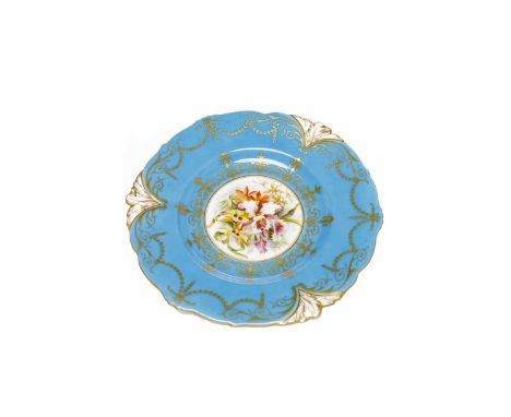 EDWARDIAN ROYAL WORCESTER CABINET PLATEwith central circular cartouche hand-painted with flowers, on a blue ground with gilt 