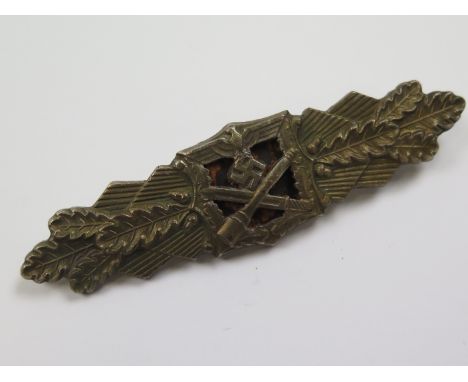 German Army close combat clasp in silver. With full maker's and designer's mark. FEC W E PEEKHAUS BERLIN - AUSF. A.G.M u.K GA