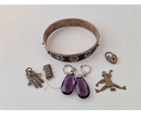 A silver and enamel bangle and silver jewellery items