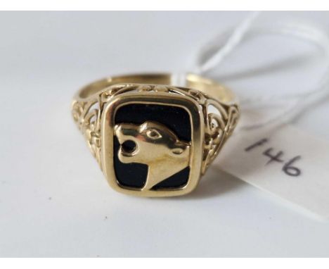 A gents onyx jaguar head ring 9ct size V 3.2 gms