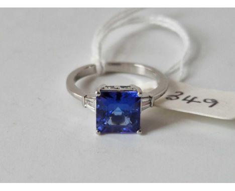 A ASSCHER CUT TANZANITE AND DIAMOND RING IN PLATINUM SIZE O 5.5 GMS