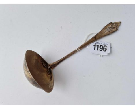 A Georg Jensen double lipped sauce ladle with decorated handle, 70 g.