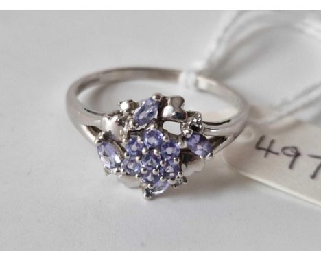 A white gold tanzanite and diamond ring 9ct size W 2.8 gms