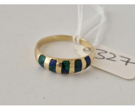 A lapis ring 14ct gold size S 3.4 gms