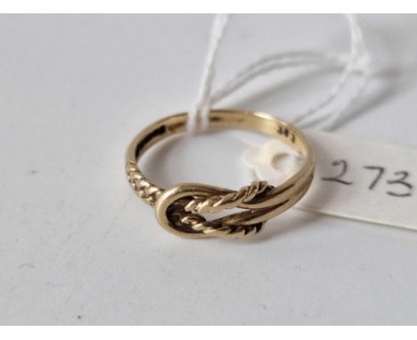 A knot ring 9ct size Q 2.2 gms