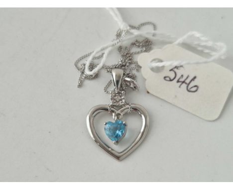 A white gold heart pendant necklace 9ct 18 inch