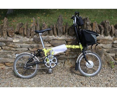 Brompton Bicycle m3L in matt yellow, also including black and white bike case, sun front lamp and clip, Brompton toolkit, bel