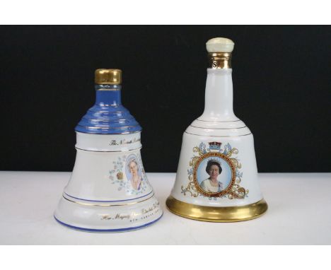 Bell's Scotch Whisky bell decanter to commemorate the Ninetieth birthday of Her majesty Queen Elizabeth the Queen Mother 4th 