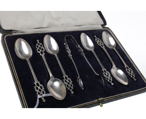 SET OF SIX EARLY 20TH CENTURY SILVER TEASPOONS AND SUGAR TONGSmaker Thomas Bradbury & Sons Ltd., five spoons: Sheffield 1902,