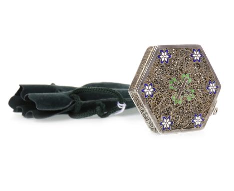 PORTUGUESE SILVER FILIGREE AND ENAMEL PILL BOXcirca 1866-1938, indistinct marks to base and to hinge, of hexagonal form, the 