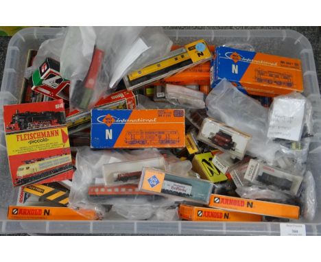 Box of N gauge model railway items to include: various locomotives and carriages; Roco, Ibertren, Arnold, Lima, Piko, Fleisch