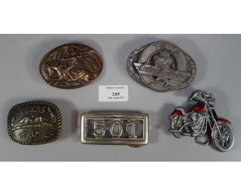 Five American USA belt buckles including: Harley Davidson, Texas with guns Texas with horse etc.  (B.P. 21% + VAT) 