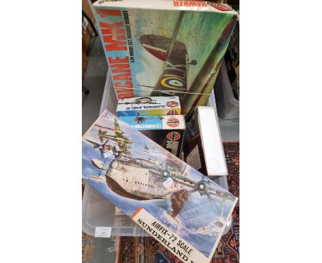 Collection of assorted model aircraft construction kits to include: Airfix 1/72 scale Sunderland 3 (2), Blenheim IV, Handley 