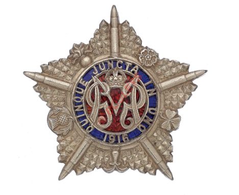 Badge. Machine Gun Guards WW1 Officer’s 1918 Birmingham hallmarked silver cap star.  A fine and scarce example by B & P (Bent