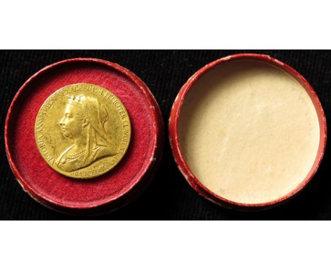 British Commemorative Medallion, gold d.25.5mm, 12.9g: Queen Victoria Diamond Jubilee 1897 official small gold issue, VF with