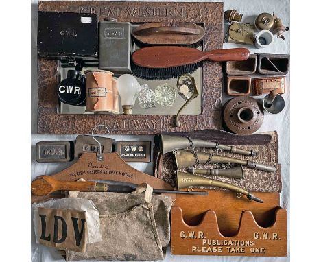 Large quantity (35+ items) of misc GWR hardware including wooden publications rack, several horns, wall mirror, brushes, carr
