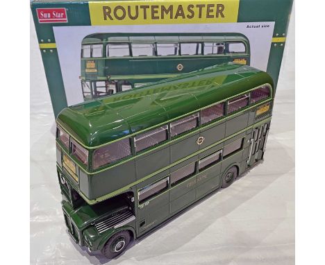 Sun Star 1/24-scale MODEL ROUTEMASTER COACH: RMC 1453 in London Transport Green Line livery (route 715 to Hertford) as the ve