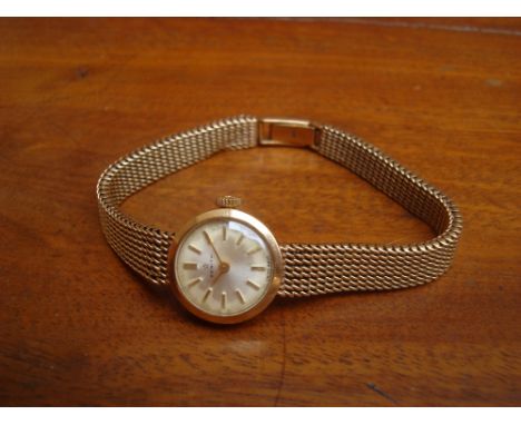 A ladies 9 carat gold Zenith wristwatch on articulated mesh link strap, approx 16.4g.