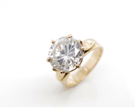 9ct rose gold and cubic zirconia cocktail ring marked 9ct. Approx weight 6 grams, ring size L-M