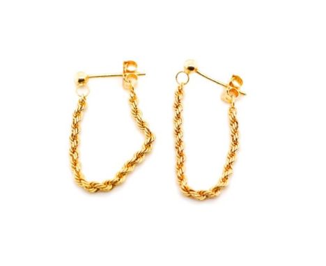 9ct rose gold rope twist chain earrings marked 375. Approx weight 0.9 grams
