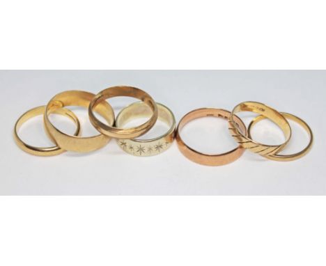 Seven hallmarked 9ct gold rings, wt. 12.89g, sizes I to R.  
