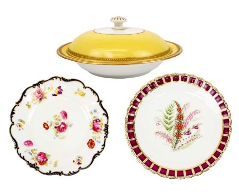 A set of six Victorian Worcester dessert plates. Painted with flowers and ferns within burgundy and gilt borders, impressed m