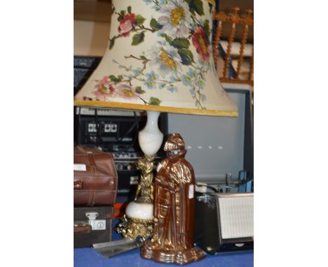 NOVELTY KNIGHT COMPANION SET &amp; LARGE FIGURAL TABLE LAMP WITH SHADE     