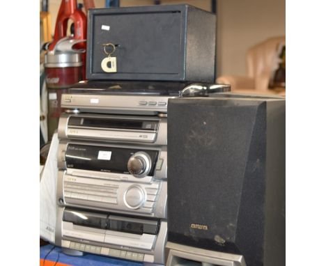 SMALL PERSONAL SAFE &amp; AIWA TWIN SPEAKER HIFI     