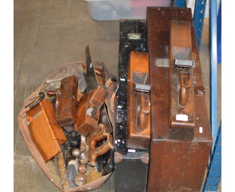 LARGE QUANTITY VARIOUS OLD HAND TOOLS, WOODEN PLANES ETC     
