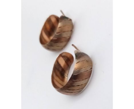 A Pair of Vintage 9K Yellow Gold Small Hooped Earrings.1.45g 