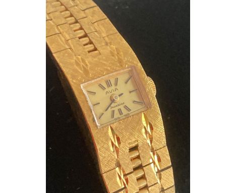 Vintage 1950s ladies AVIA BRACELET WRISTWATCH in gold tone with diamond cut pattern to bracelet. Manual winding ,full working
