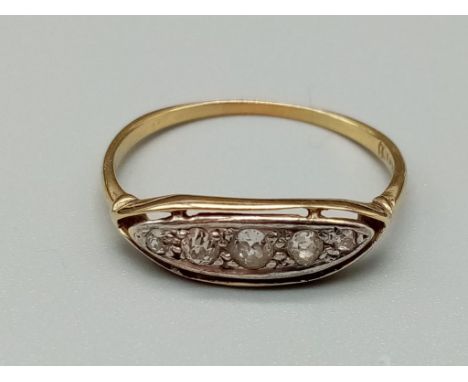 An 18 K yellow gold ring with five diamonds. Ring size: P/Q, weight: 1.6 g. 
