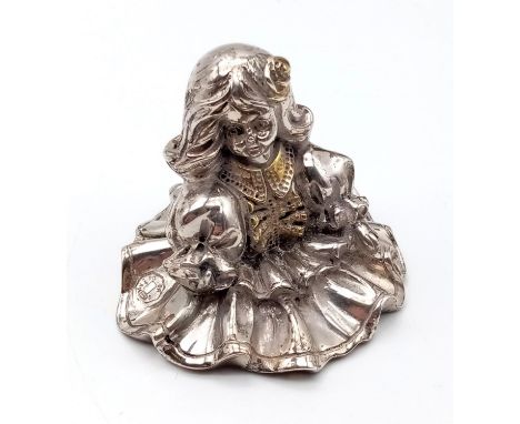 An Italian Vintage Solid Silver Young Girl Figurine.7 x 7.5cm. 132g 